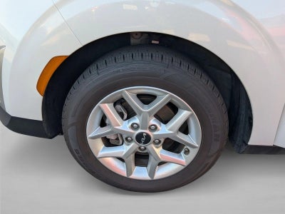 2024 Kia Soul LX IVT