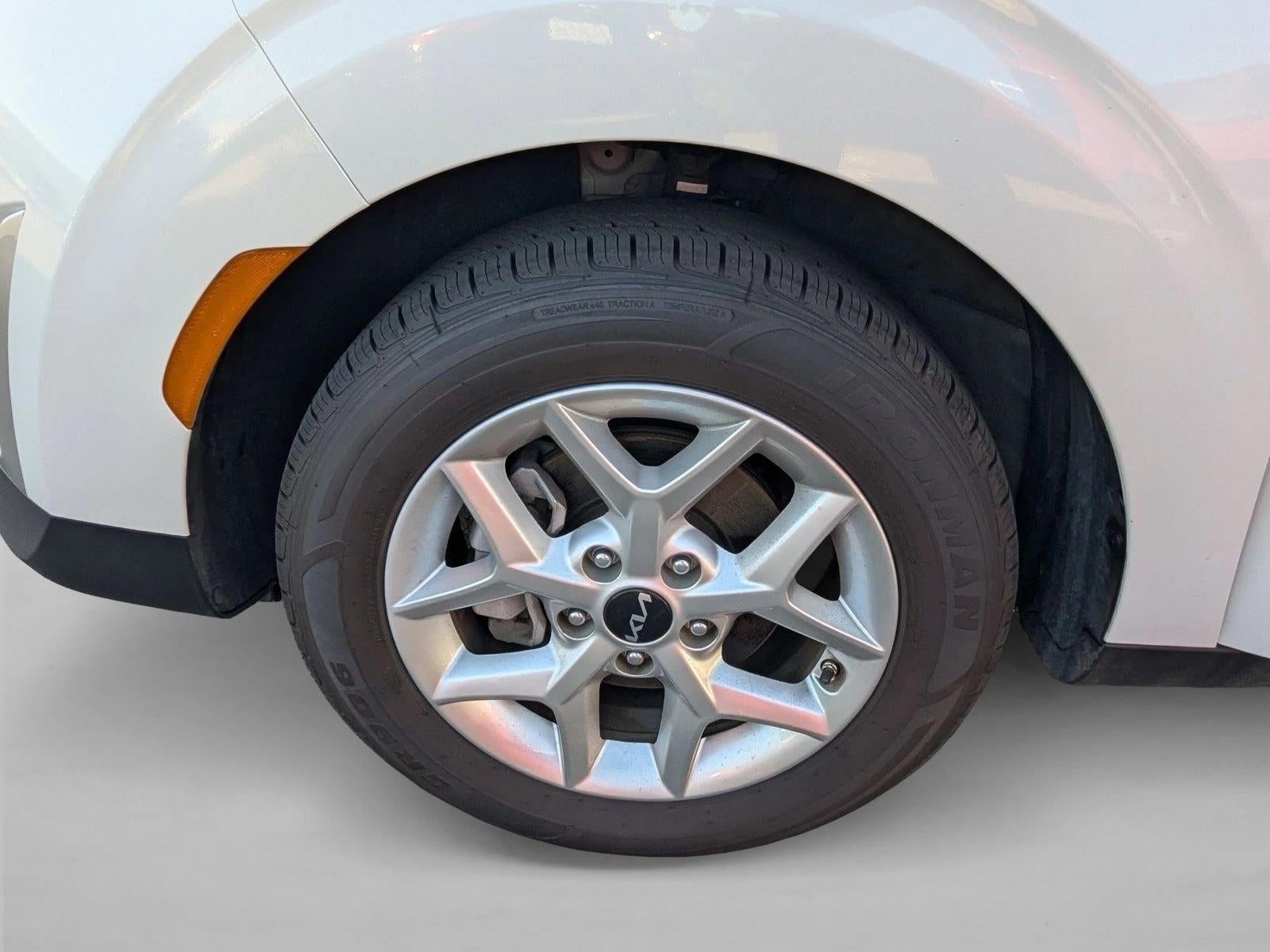 2024 Kia Soul LX IVT