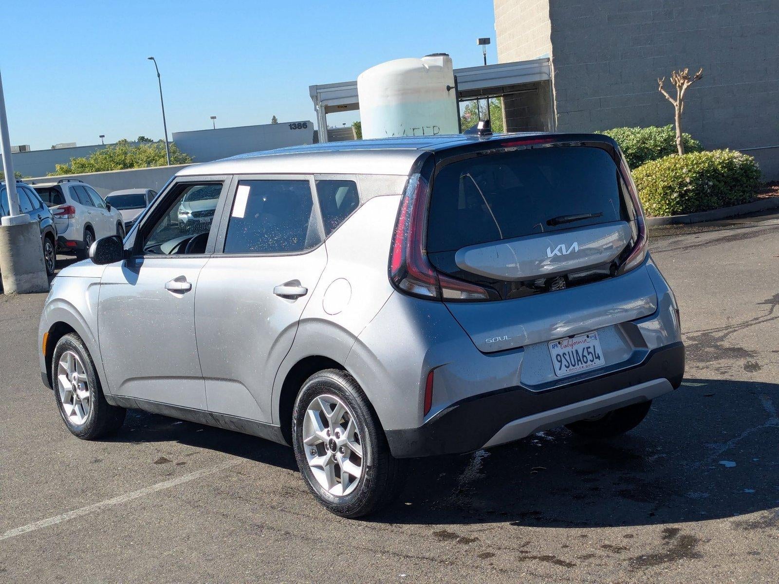 2025 Kia Soul LX FWD
