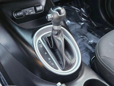 2019 Kia Soul + Auto