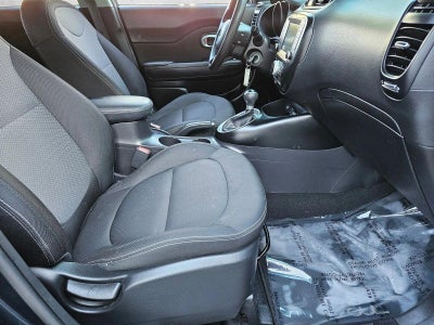 2019 Kia Soul + Auto