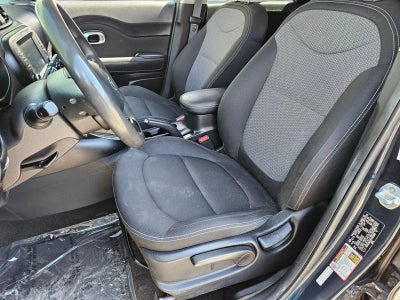 2019 Kia Soul + Auto