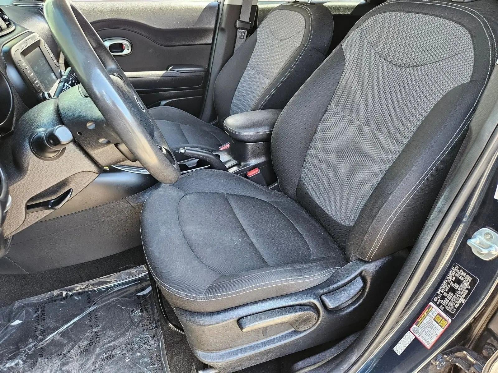 2019 Kia Soul + Auto