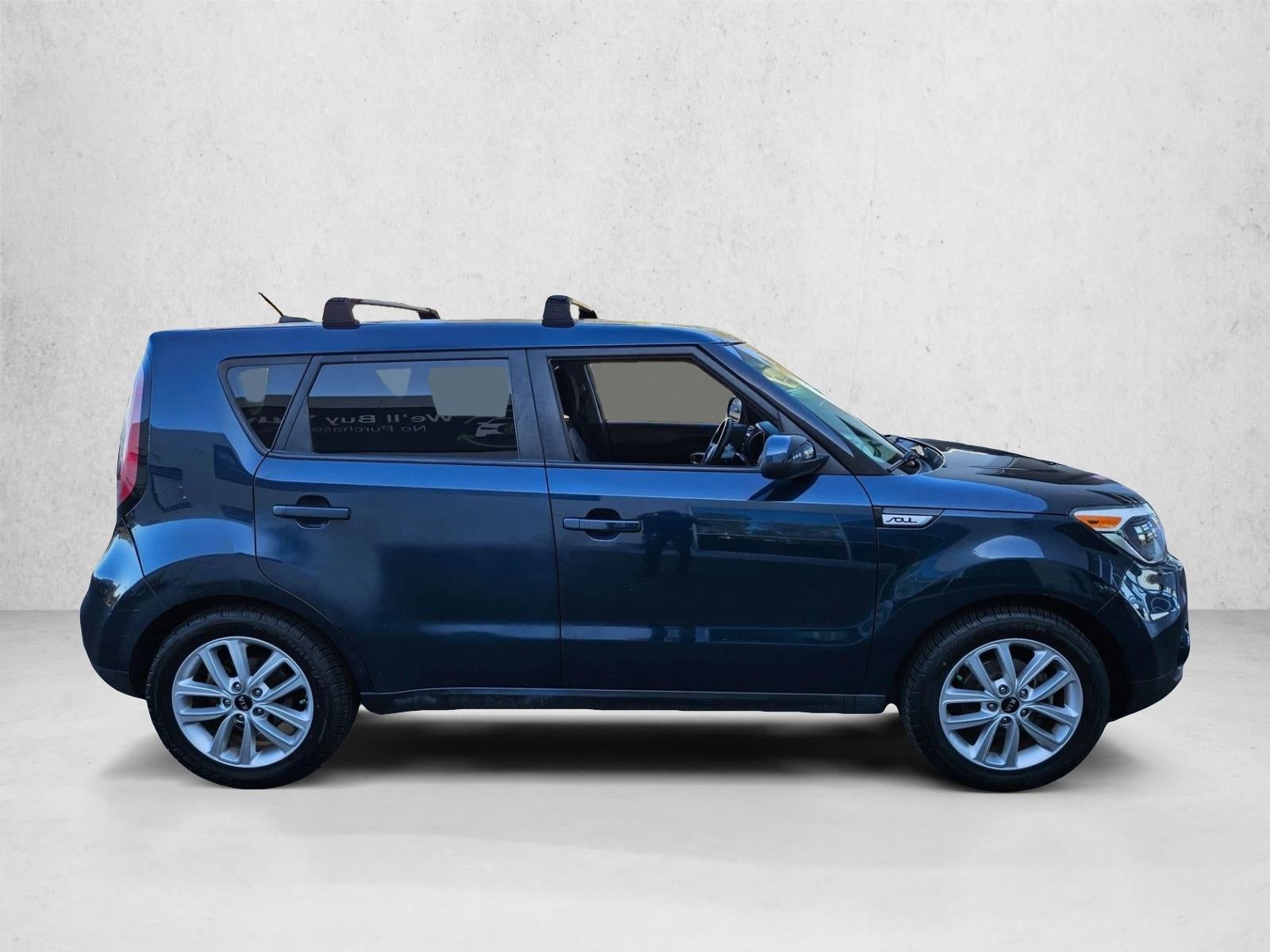 2019 Kia Soul + Auto
