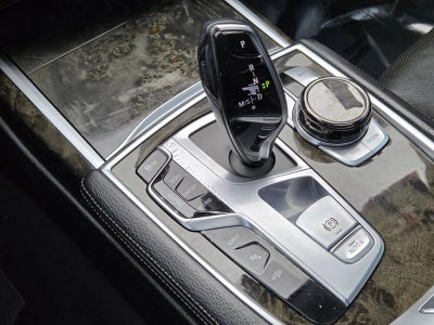 2018 BMW 740e xDrive iPerformance Plug-In Hybrid