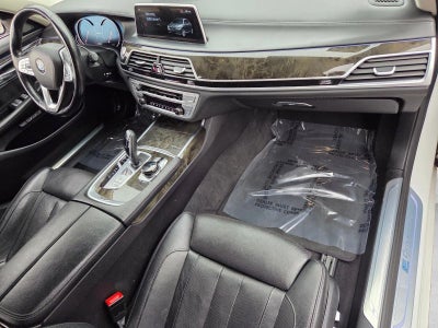 2018 BMW 740e xDrive iPerformance Plug-In Hybrid