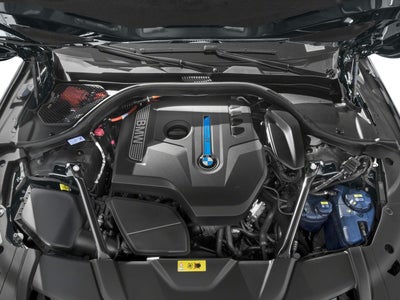 2018 BMW 740e xDrive iPerformance Plug-In Hybrid