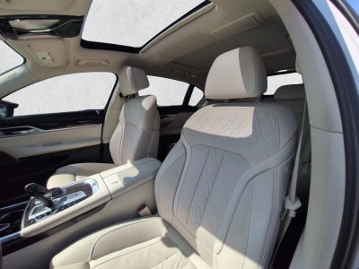 2022 BMW 750i xDrive Sedan