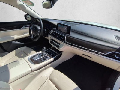 2022 BMW 750i xDrive Sedan