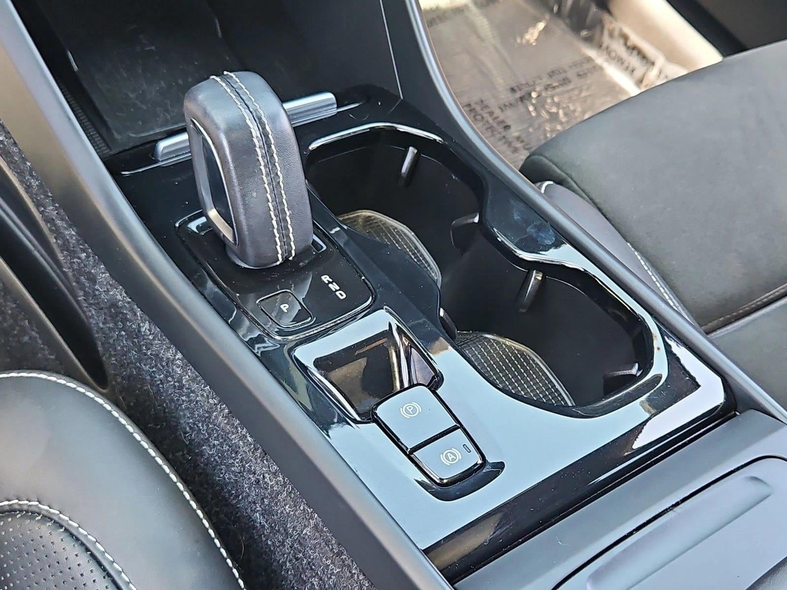 2019 Volvo XC40 T5 AWD R-Design
