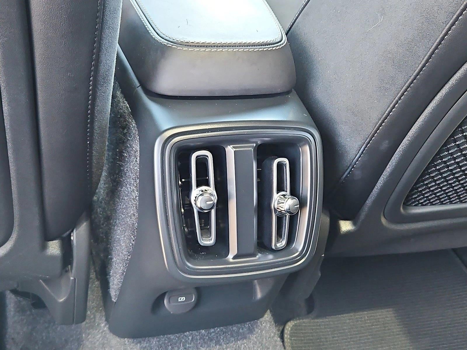 2019 Volvo XC40 T5 AWD R-Design