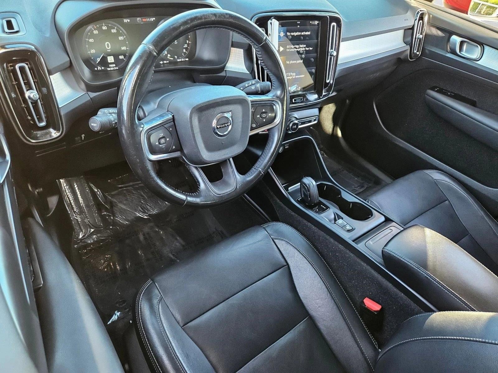 2021 Volvo XC40 T4 FWD Momentum