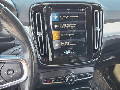 2021 Volvo XC40 T4 FWD Momentum