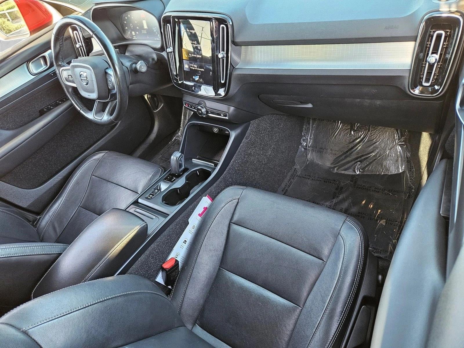 2021 Volvo XC40 T4 FWD Momentum