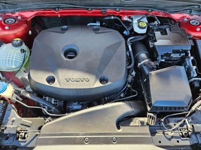 2021 Volvo XC40 T4 FWD Momentum