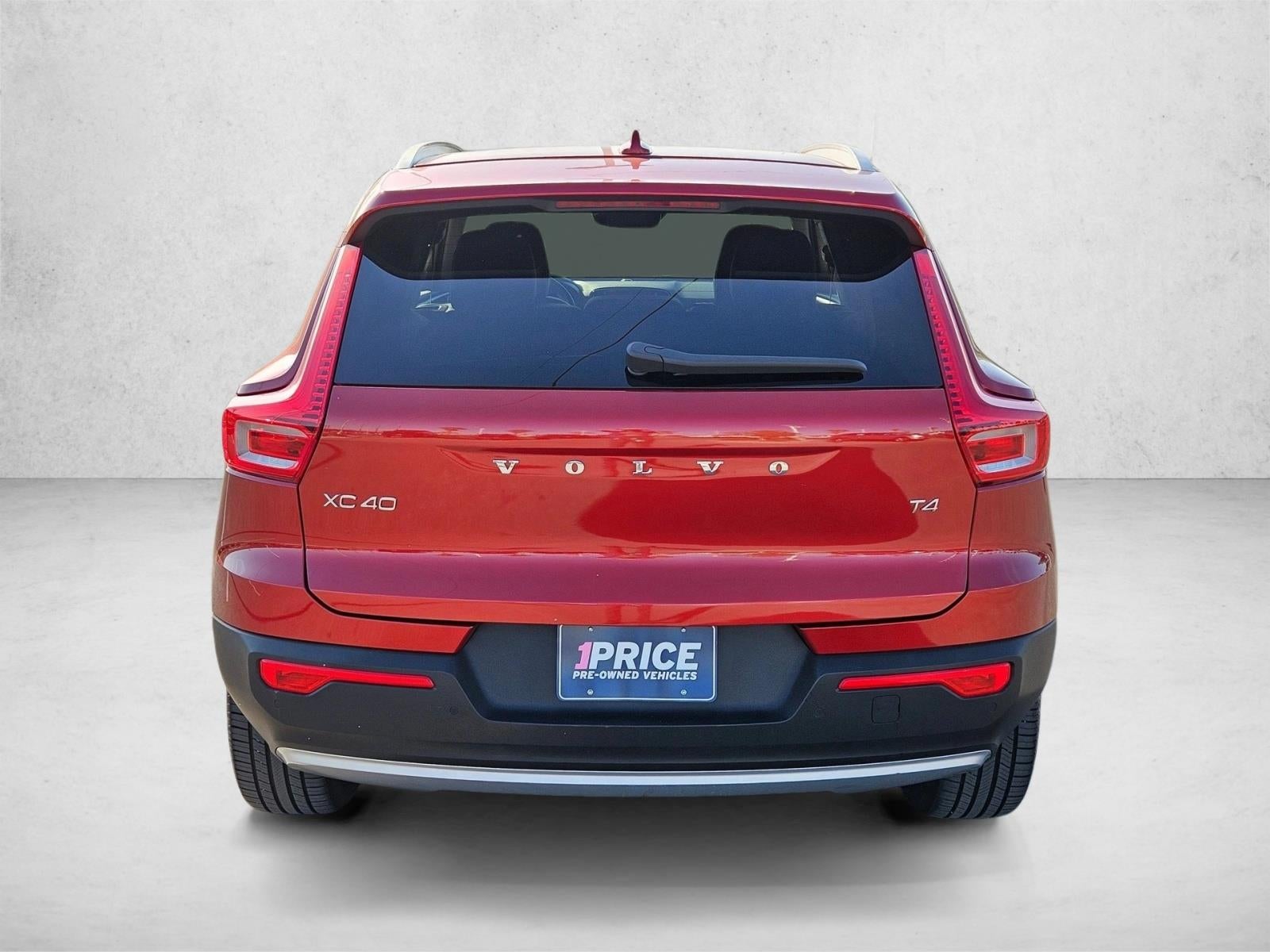 2021 Volvo XC40 T4 FWD Momentum