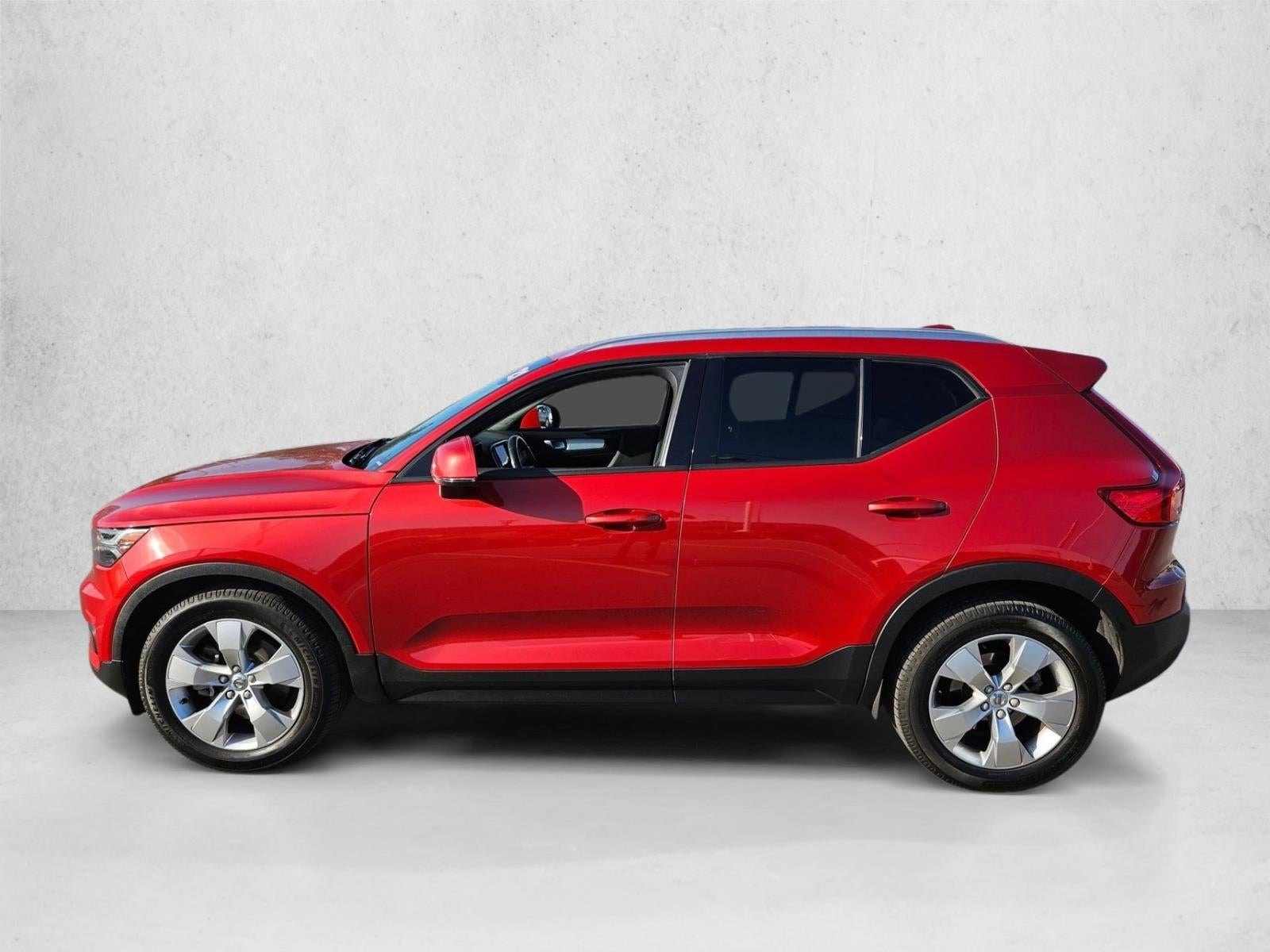 2021 Volvo XC40 T4 FWD Momentum