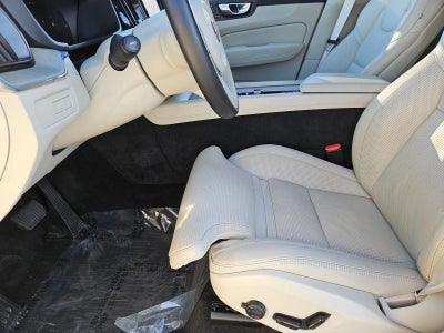 2023 Volvo XC60 Recharge Plug-In Hybrid T8 eAWD PHEV Ultimate Dark Theme