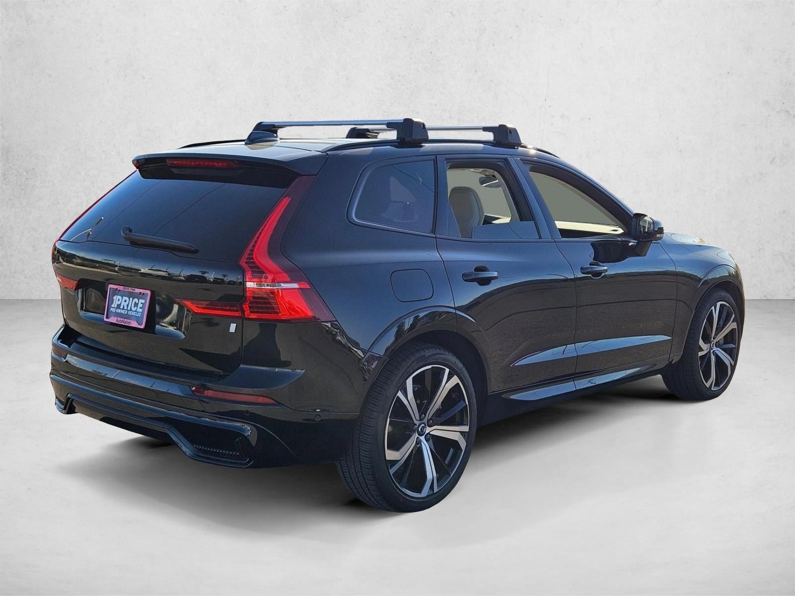 2023 Volvo XC60 Recharge Plug-In Hybrid T8 eAWD PHEV Ultimate Dark Theme
